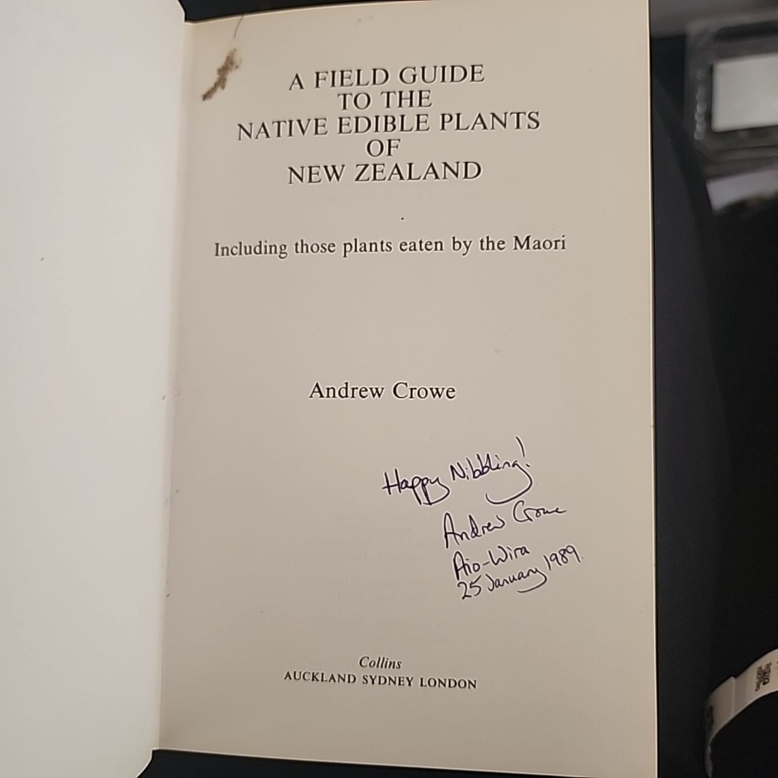 Signed title page of A Field Guide to the Native Edible Plants of New Zealand by Andrew Crowe