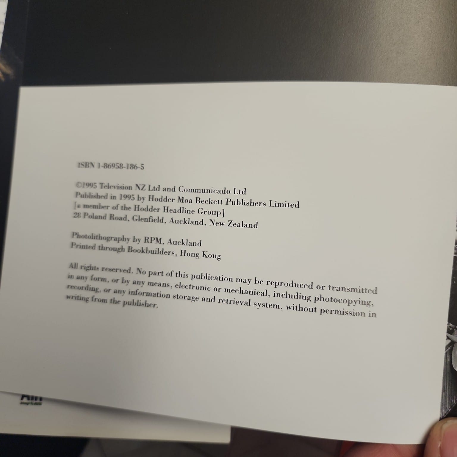 New Zealand at War by Paul Smith 1995 publication and ISBN page