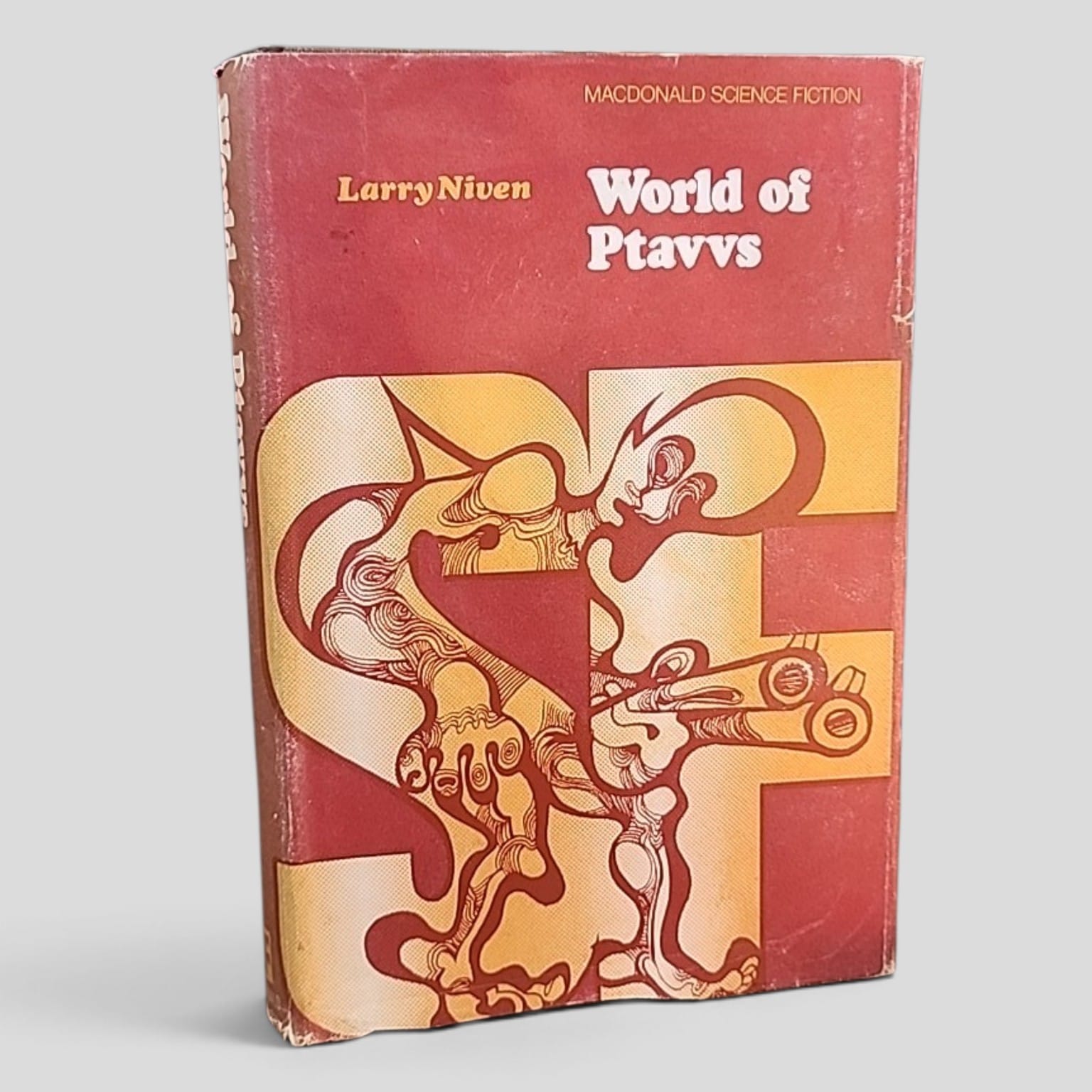 World of Ptavvs by Larry Niven, Macdonald Science Fiction 1968 first UK hardcover edition