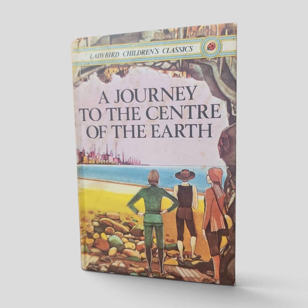 A Journey to the Centre of the Earth by Jules Verne — front cover