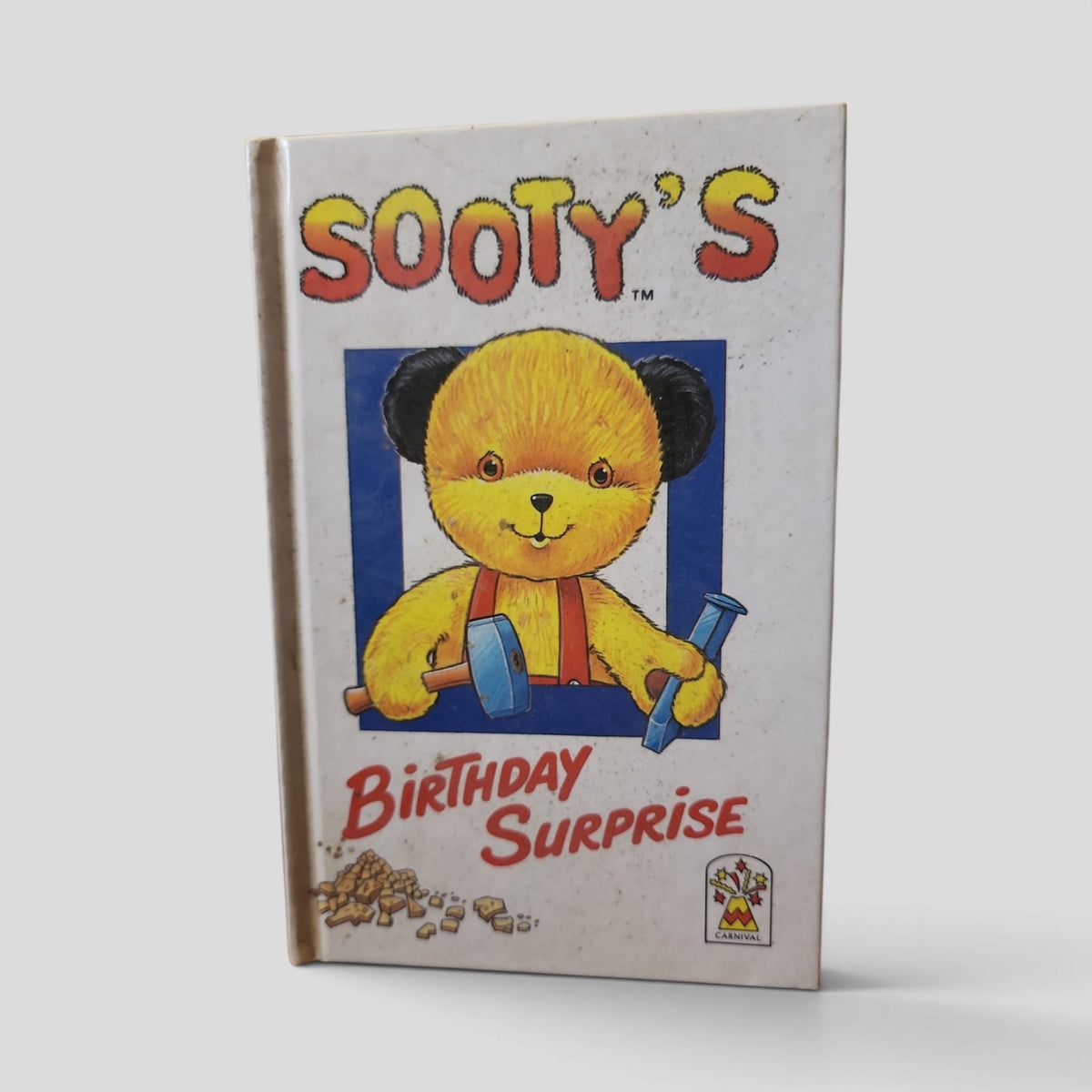 Sooty's Birthday Surprise by Lesley Young — front cover