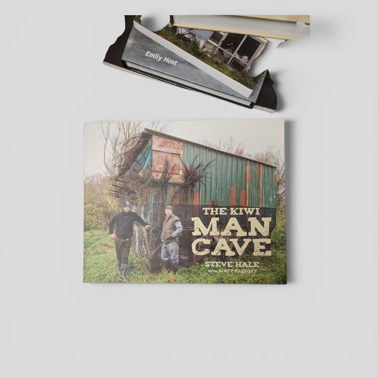 THE KIWI MAN CAVE by Steve Hale with Matt Elliott - book cover