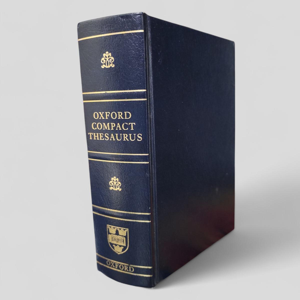 Oxford Compact Thesaurus - book cover