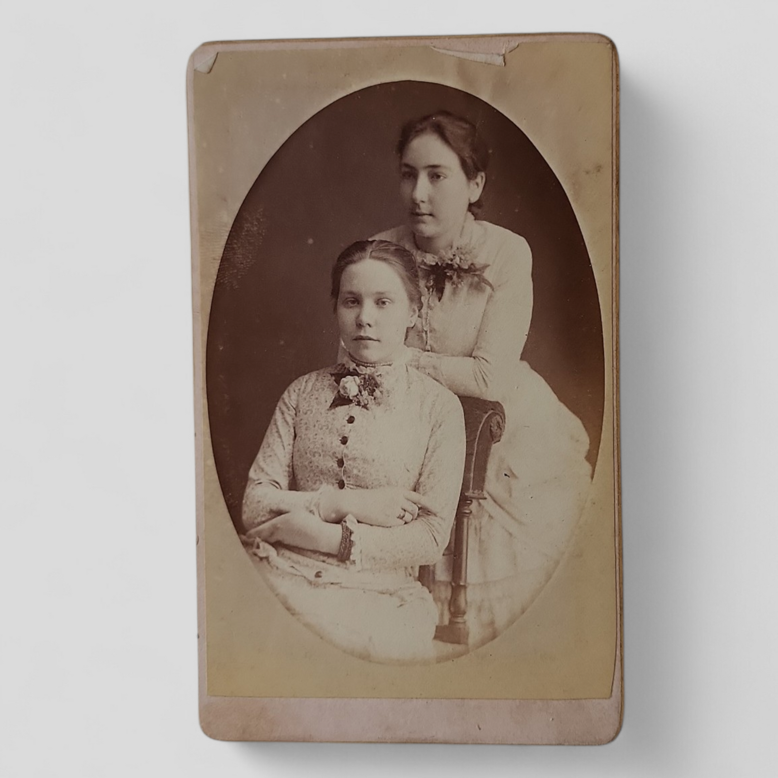 Antique Carte de Visite Photograph Two Women Portrait Castle Douglas c.1800s