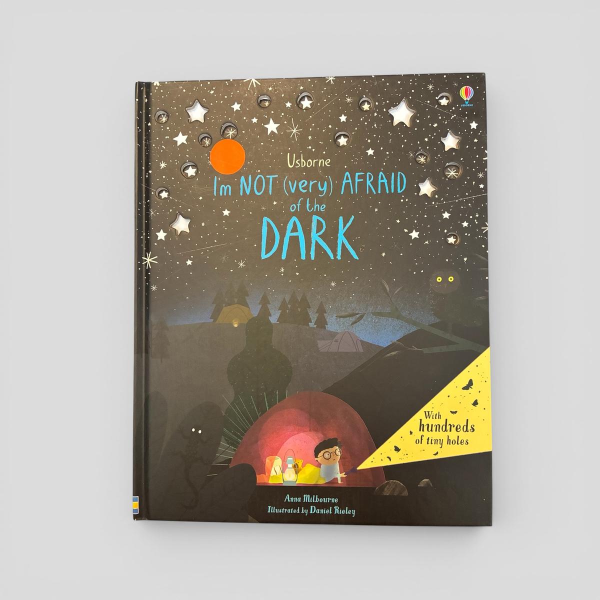 I'm NOT (very) AFRAID of the DARK by Anna Milbourne - book cover