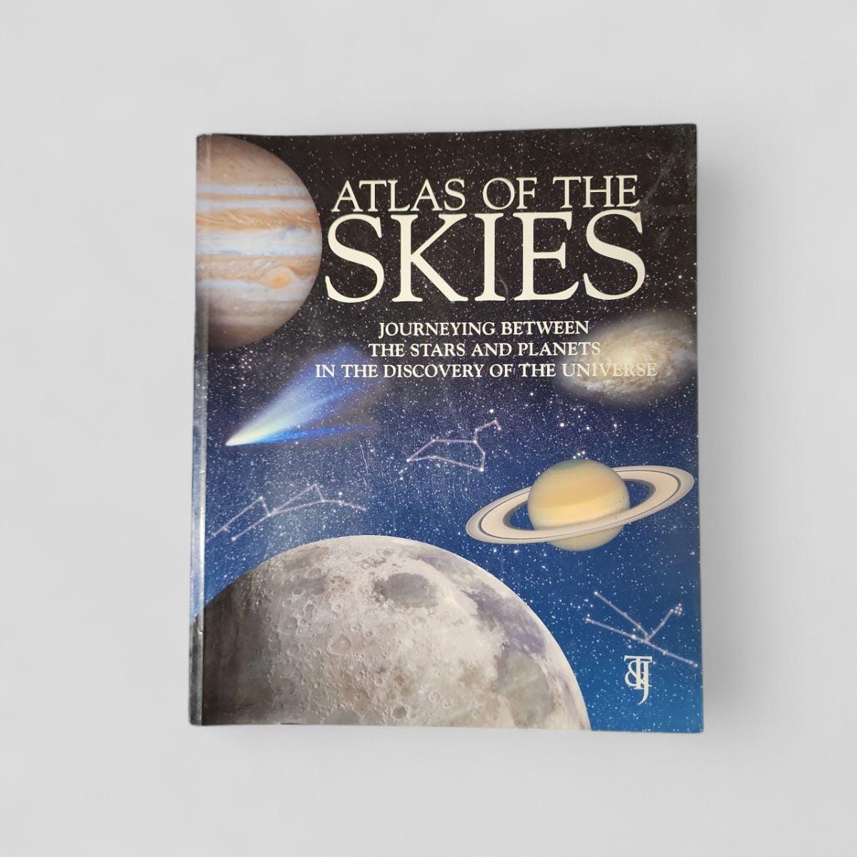 Atlas of the Skies by Giunti Editorial Group - book cover