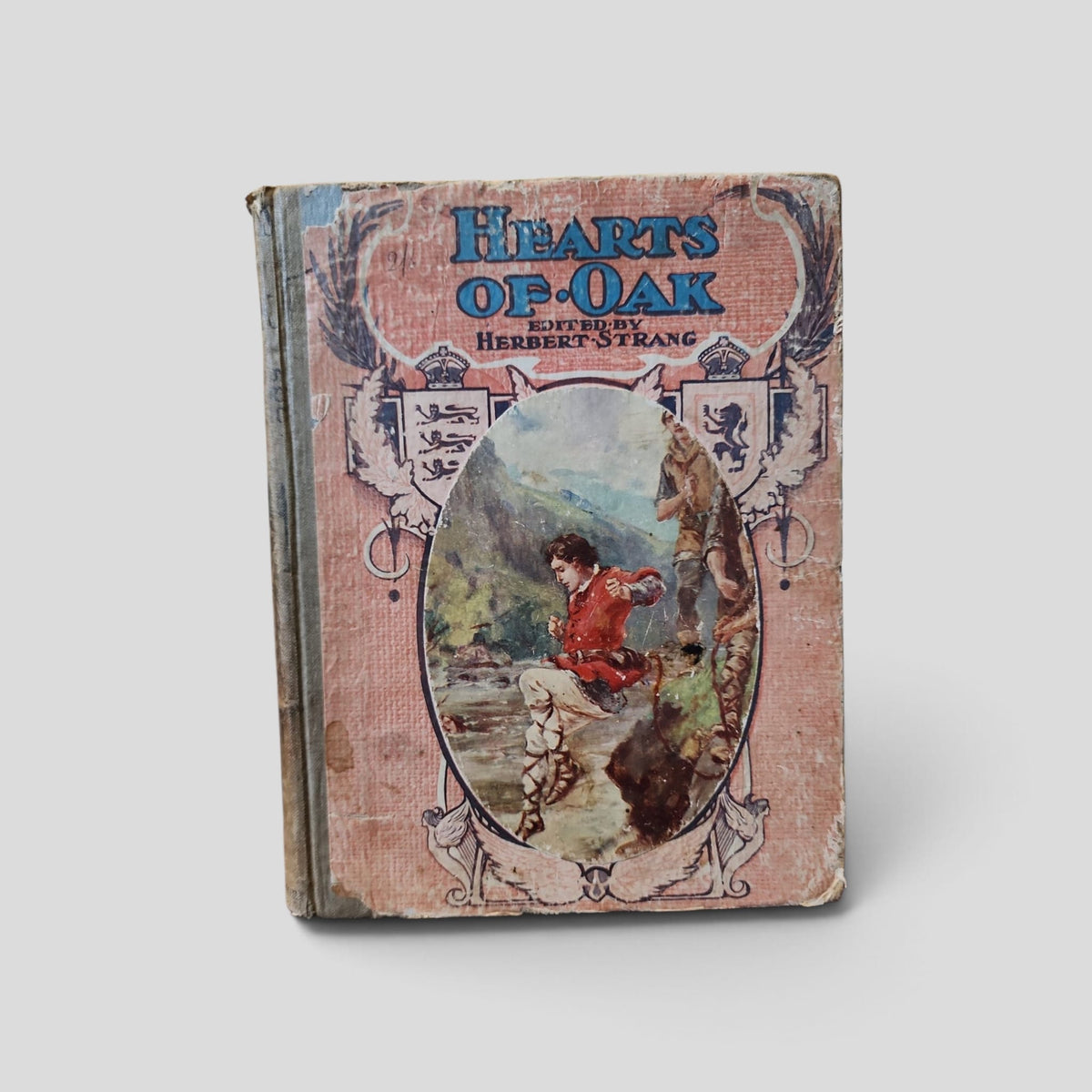 Hearts of Oak edited by Herbert Strang — front cover