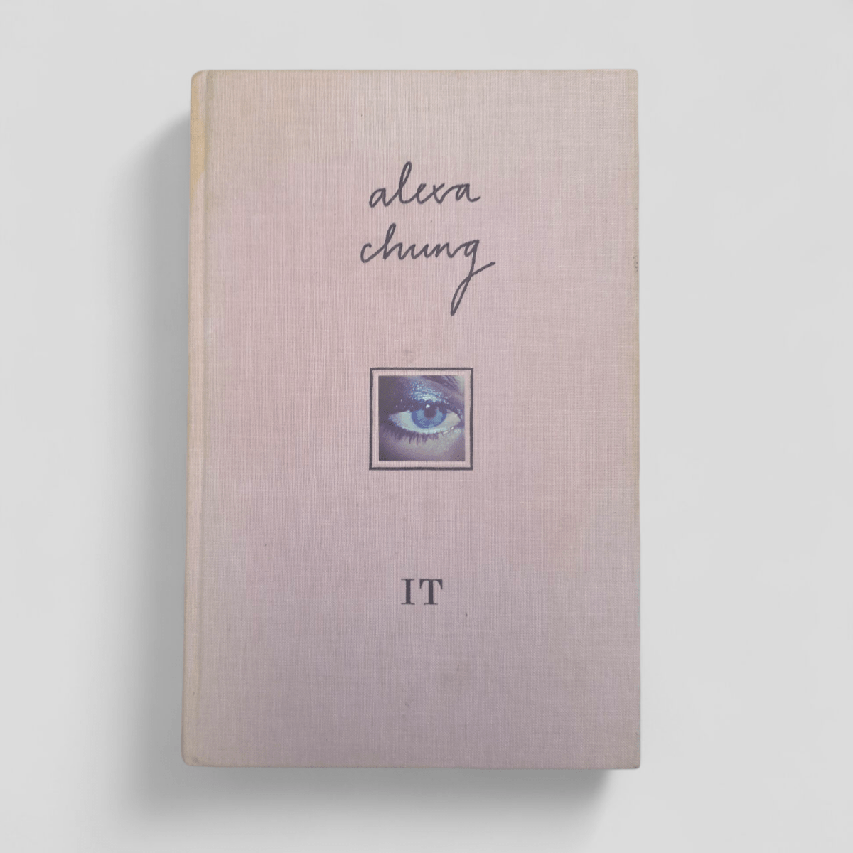 IT by Alexa Chung - Books Worth Keeping