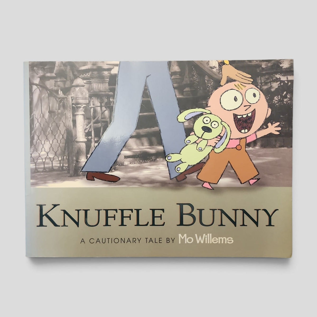 Knuffle Bunny by Mo Willems front cover