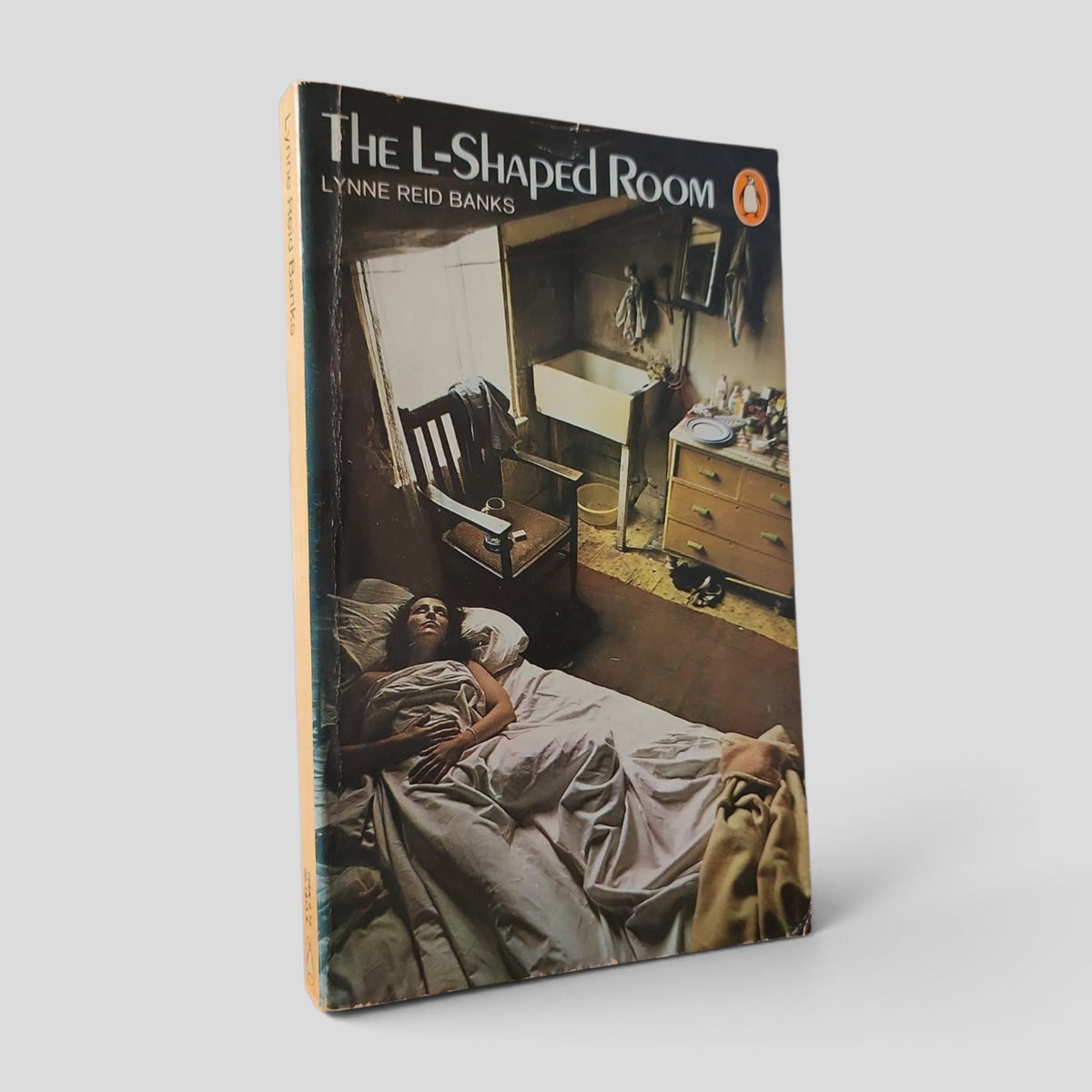 The L-Shaped Room by Lynne Reid Banks — front cover