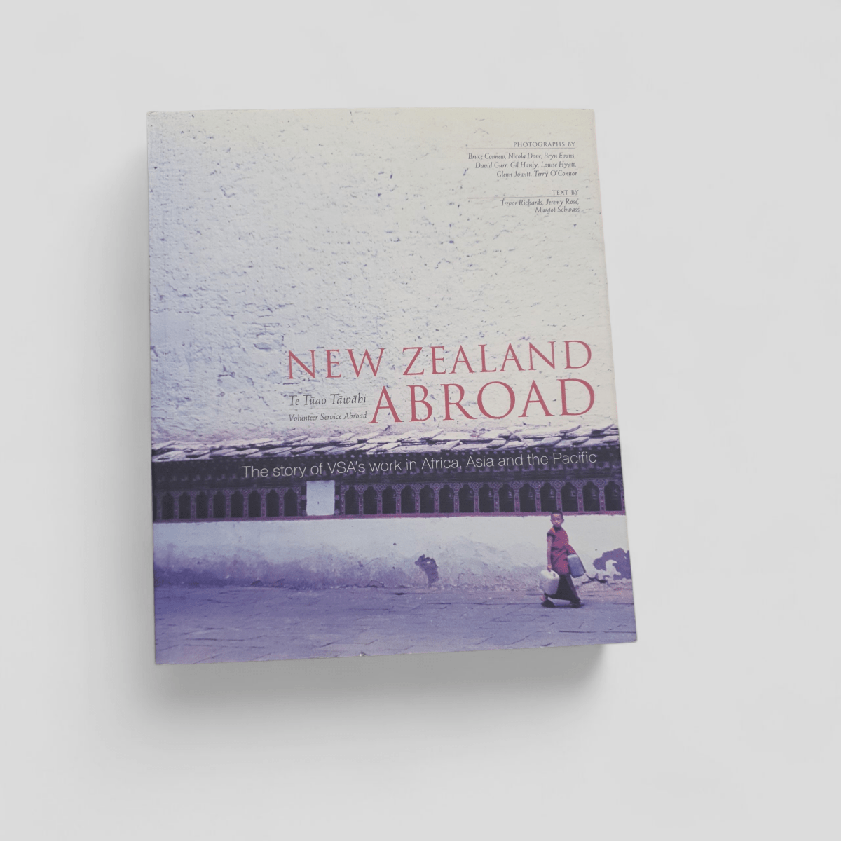 New Zealand Abroad by T.J. O'Malley - Books Worth Keeping