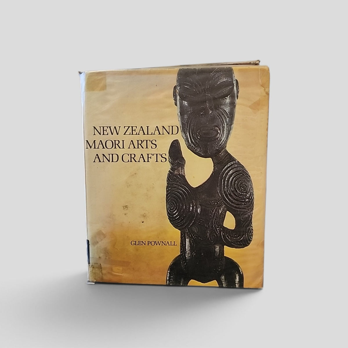 New Zealand Maori Arts and Crafts by Glen Pownall, 1976 hardcover dust jacket