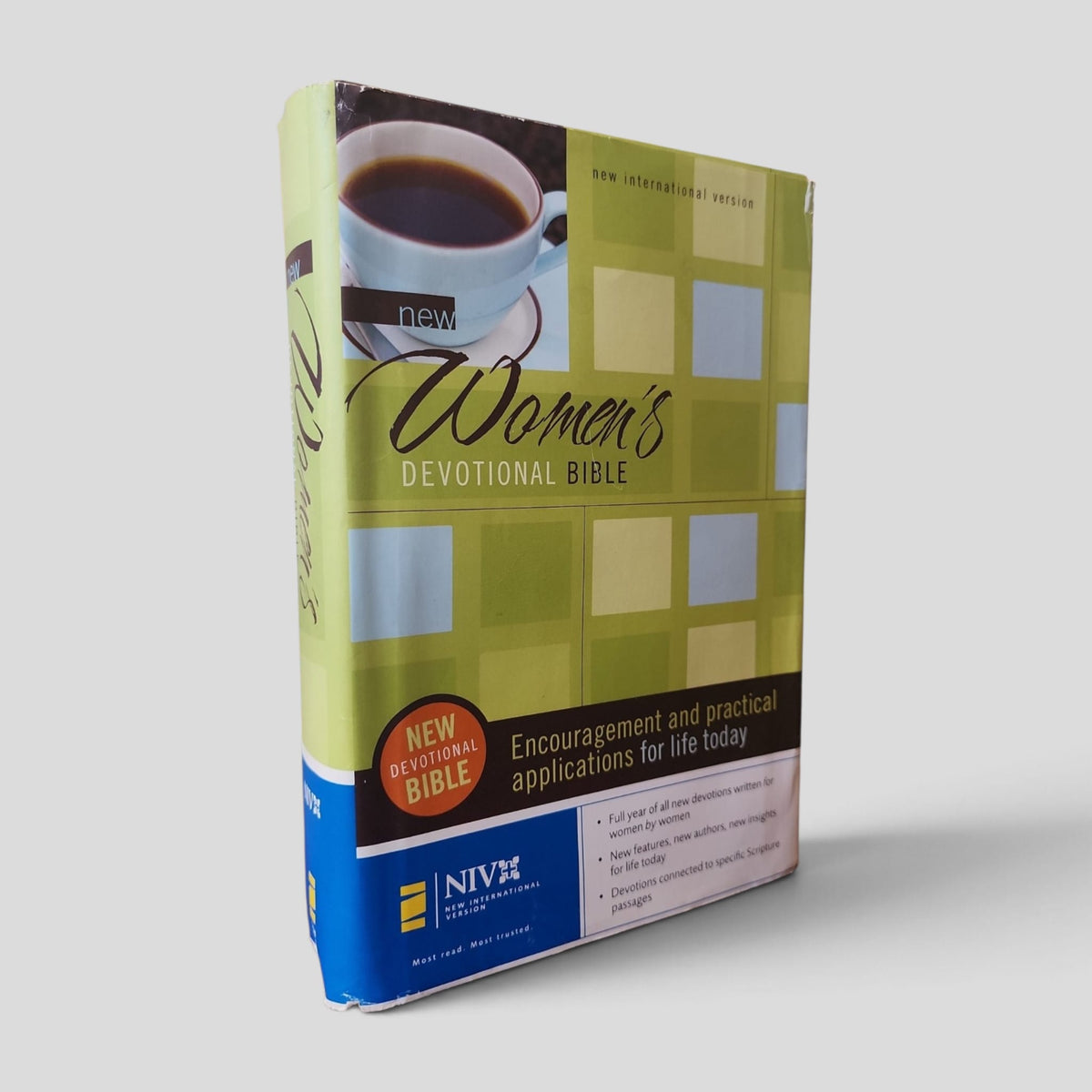 New Women's Devotional Bible — NIV New International Version — front cover