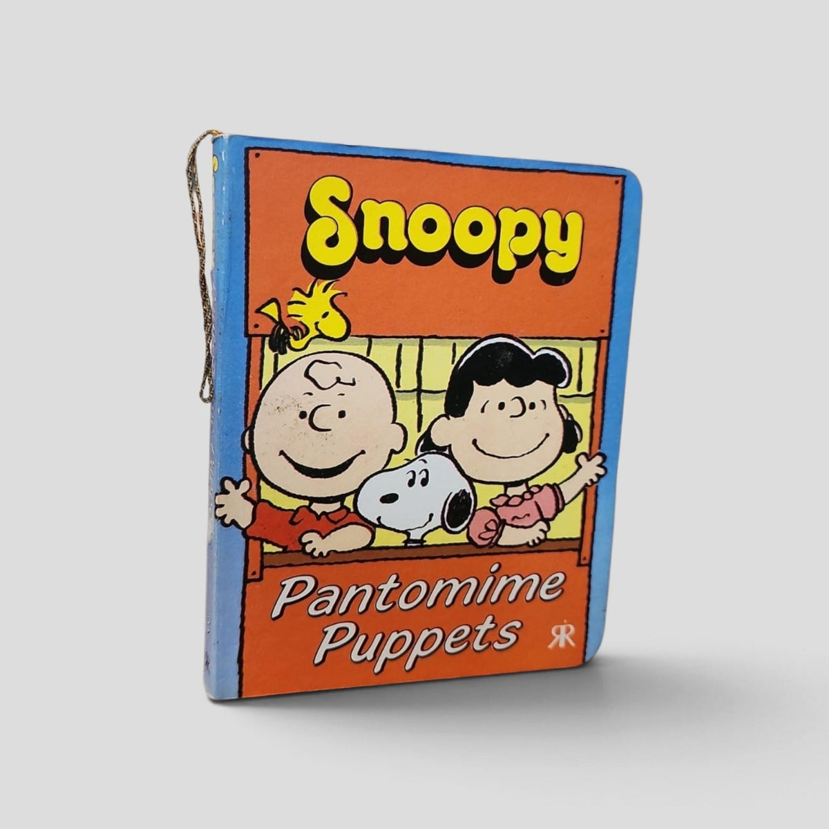 Snoopy: Pantomime Puppets by Charles M. Schulz – front cover