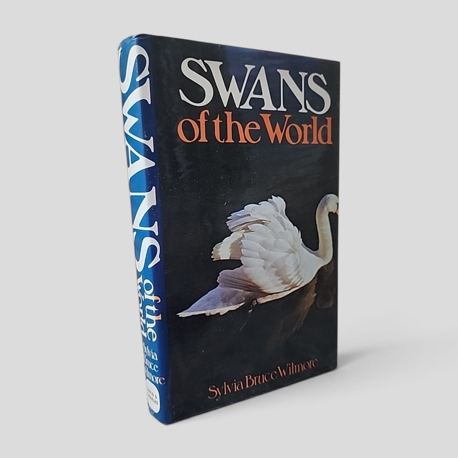 Swans of the World by Sylvia Bruce Wilmore cover