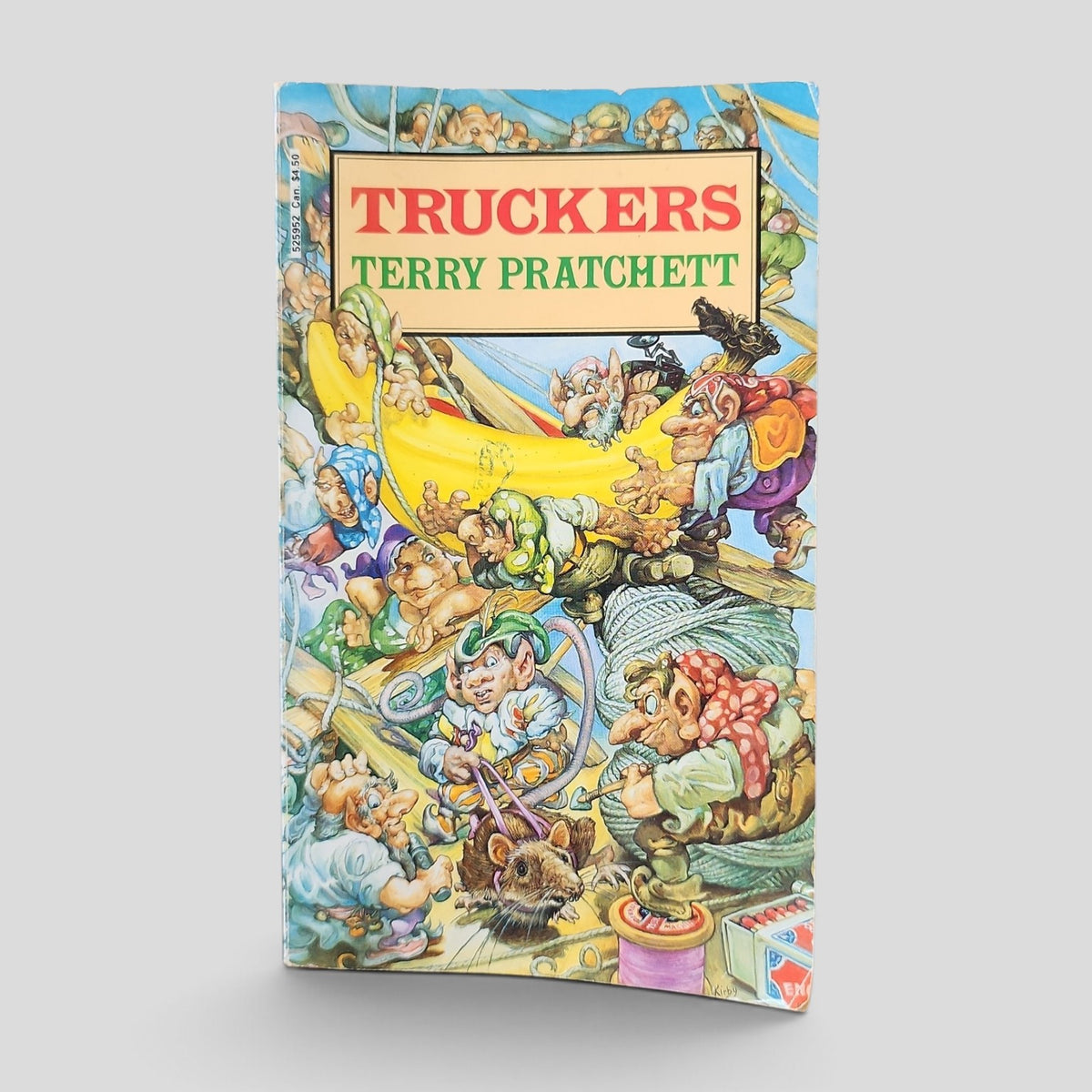 Truckers by Terry Pratchett Corgi paperback cover